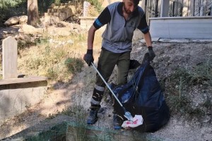 İzmit’teki mezarlıklarda bakım mesaisi sürüyor