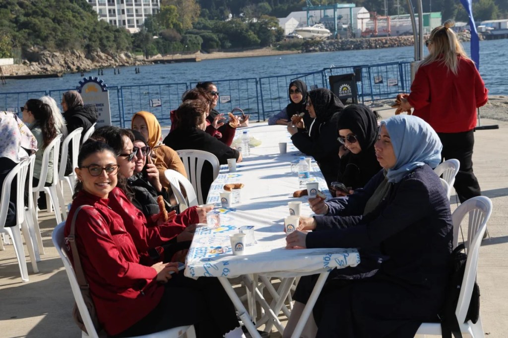 Kadınlar Eskihisar Sahili'nde buluştu