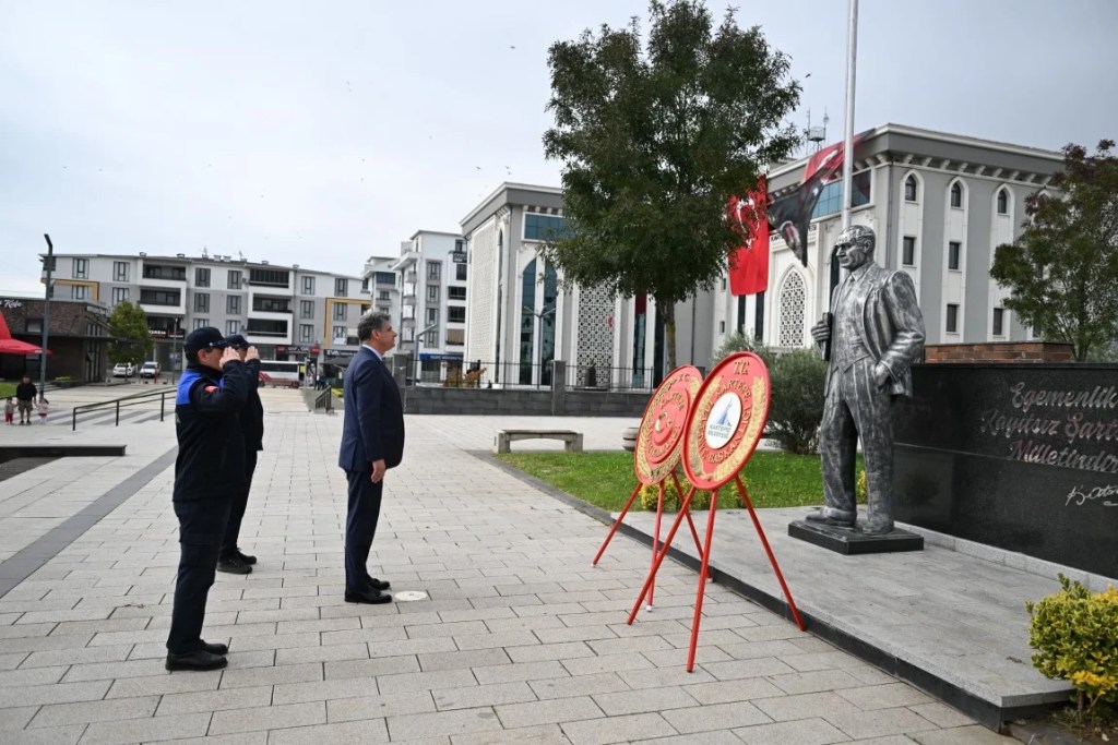 Kartepe Kent Meydanı'nda Cumhuriyet coşkusu