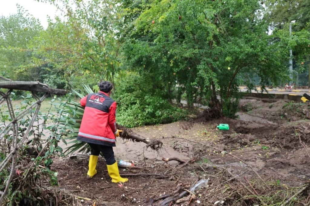Kartepe'de sağanak sonrası yaralar sarılıyor - 3. görsel