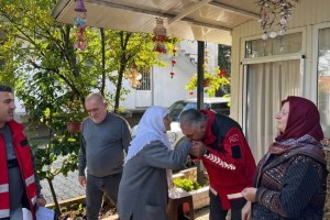 Kartepe’de sel mağdurlarına saha desteği
