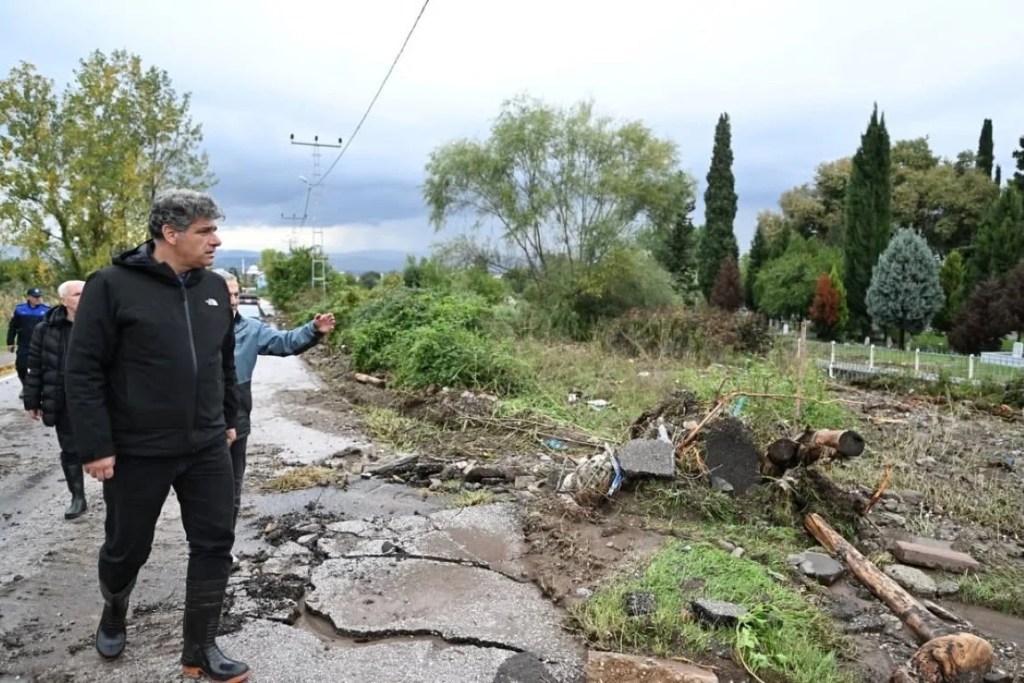 Kartepe'de sel sonrası ekipler sahada - 2. görsel