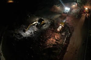 Kartepe’de taşkının kapattığı yol açıldı