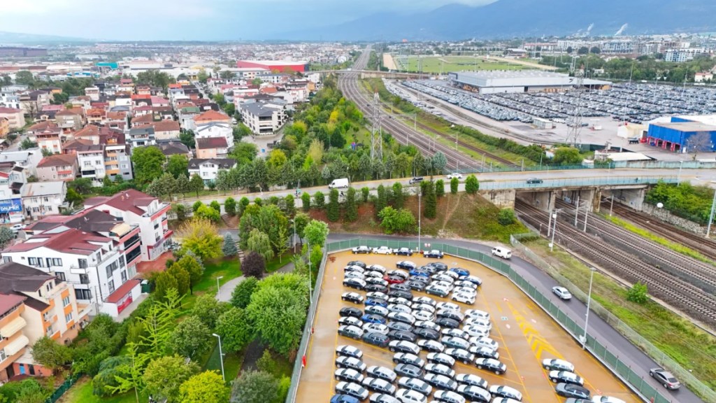 Kartepe'ye yeni yaya ve bisiklet altgeçidi
