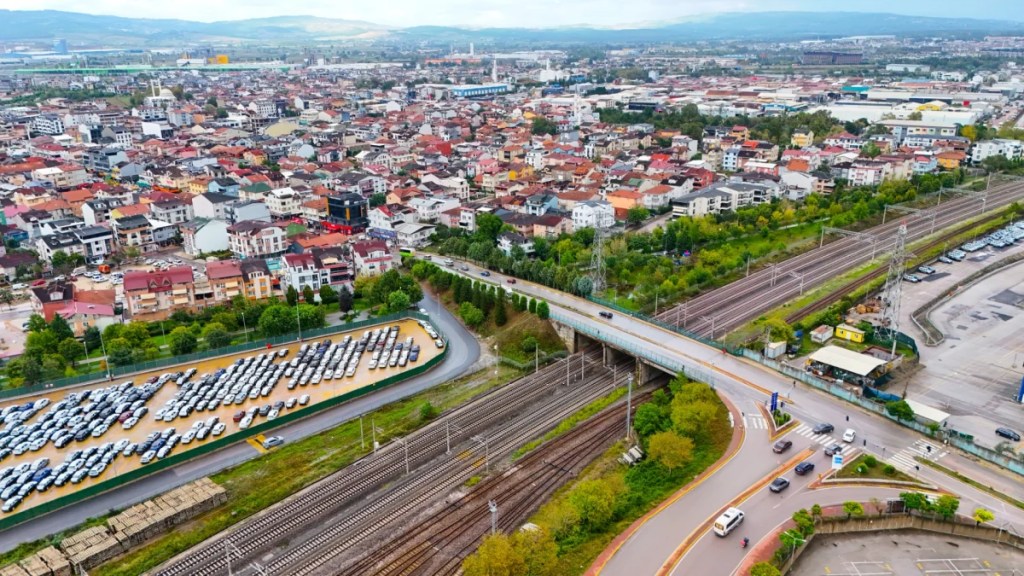 Kartepe'ye yeni yaya ve bisiklet altgeçidi - 2. görsel