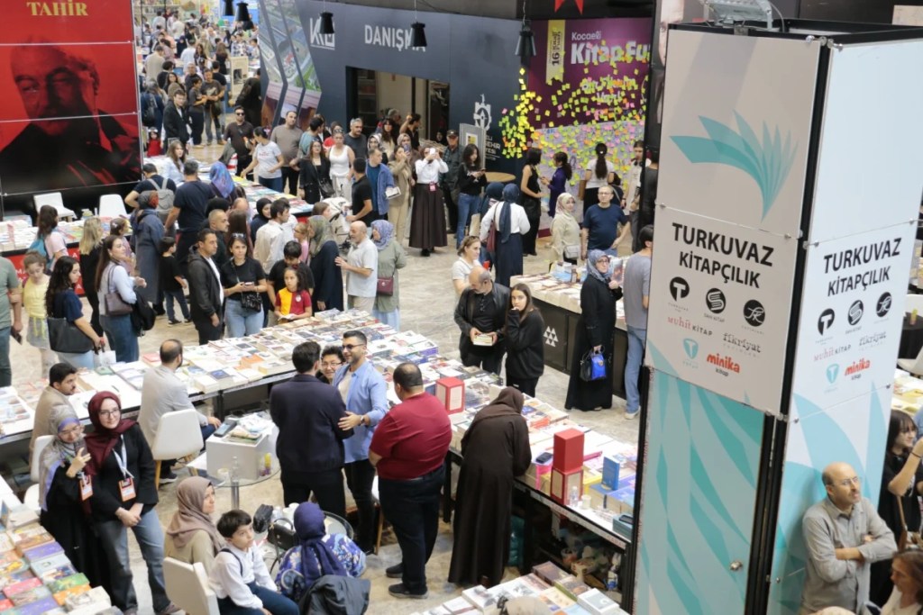 Kitap Fuarı'nda 'Hatıran Yeter' yankılandı - 2. görsel