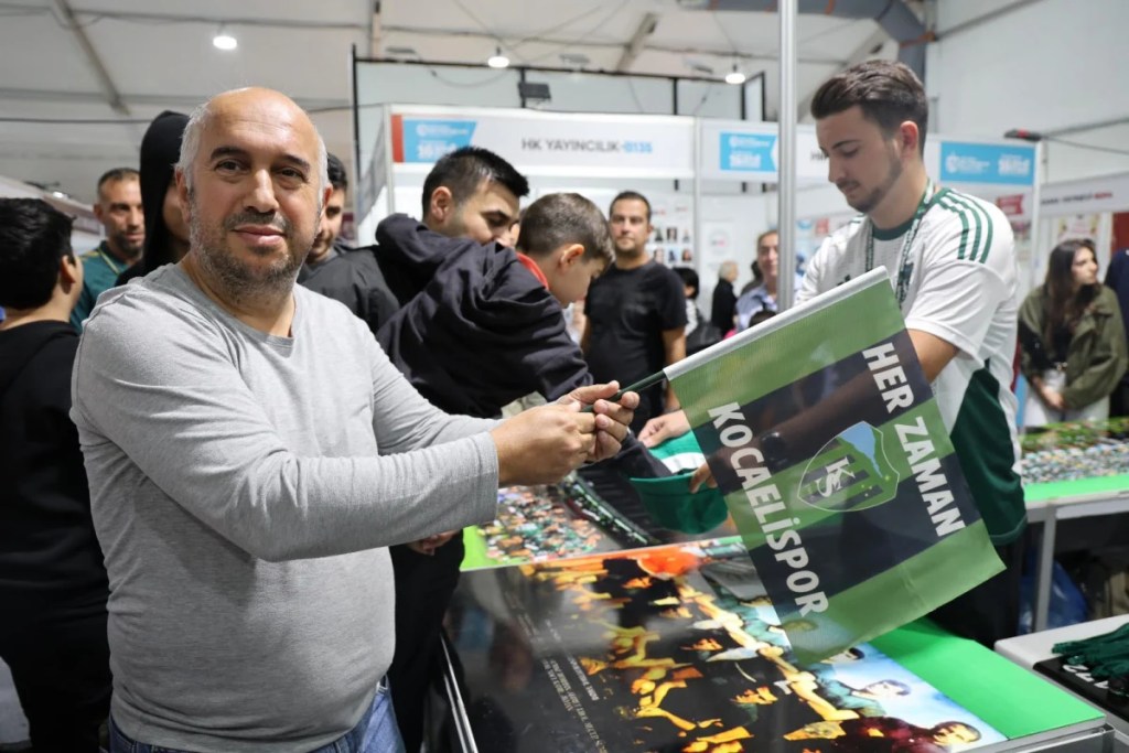 Kitap Fuarı'nda Kocaelispor coşkusu sürüyor - 2. görsel