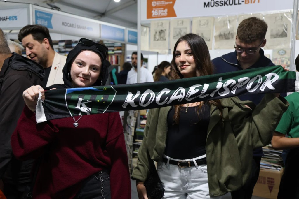 Kitap Fuarı'nda Kocaelispor coşkusu sürüyor - 3. görsel
