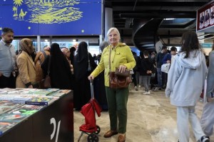 Kitapseverler fuardan valizlerle dönüyor