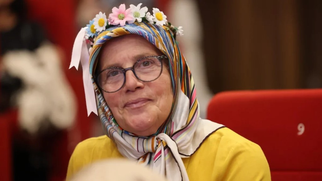 Kız çocuğuna yatırım geleceğe yatırımdır