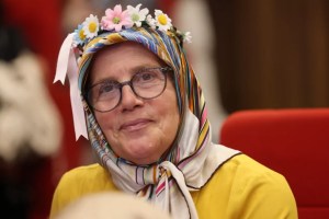 Kız çocuğuna yatırım geleceğe yatırımdır