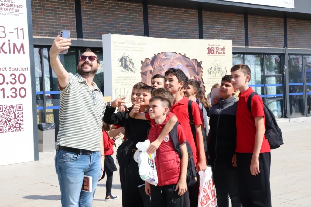 Kocaeli Kitap Fuarı gençleri buluşturuyor