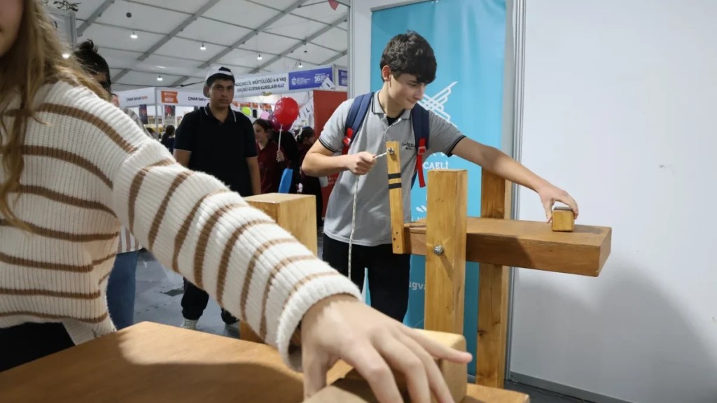 Kocaeli Kitap Fuarı gençleri buluşturuyor
