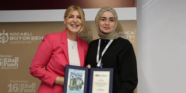 Kocaeli Kitap Fuarı söyleşilerle sürüyor