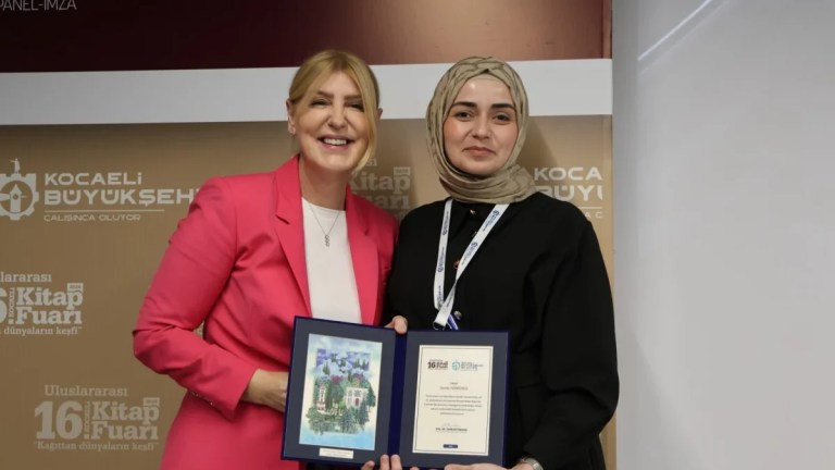 Kocaeli Kitap Fuarı söyleşilerle sürüyor