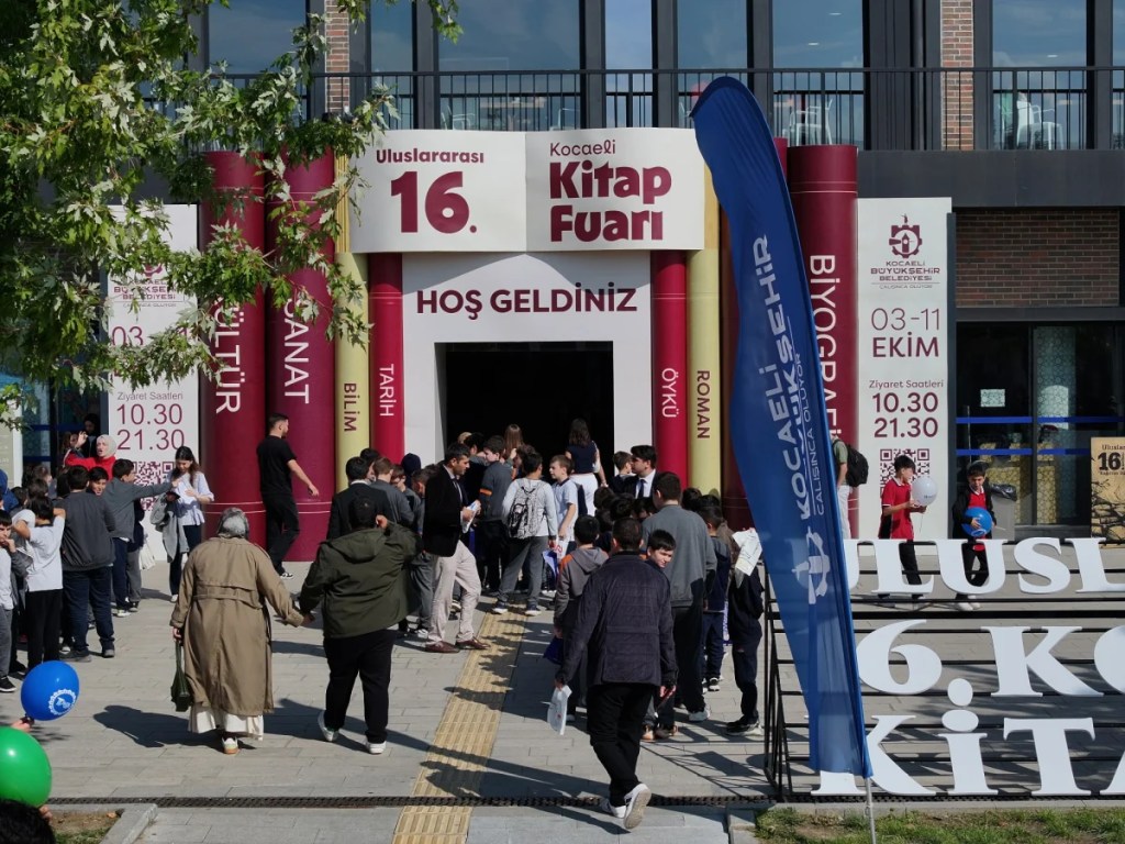 Kocaeli Kitap Fuarı yabancı konukları ağırladı - 2. görsel