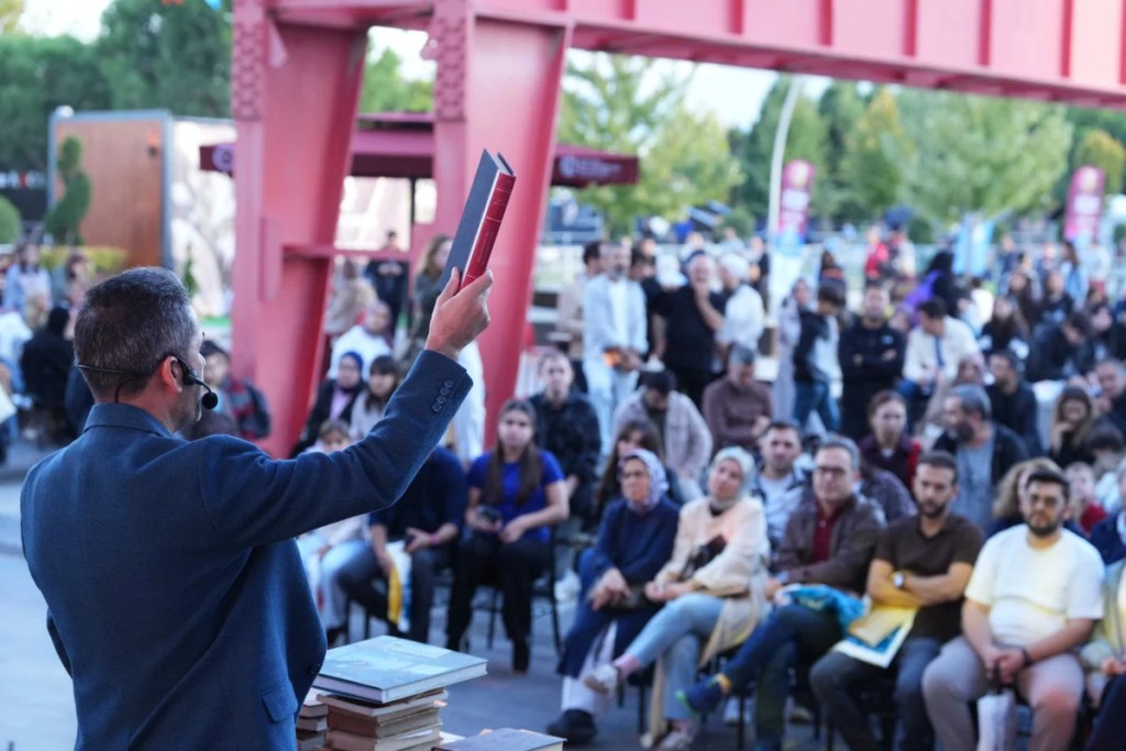 Kocaeli Kitap Fuarı'nda nadir eserler satıldı - 2. görsel