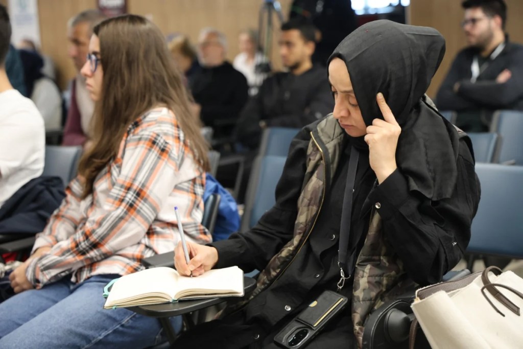 Kocaeli Kitap Fuarı'nda söyleşi ilgisi