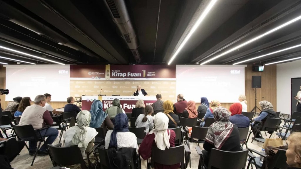 Kocaeli Kitap Fuarı’nda söyleşi ilgisi