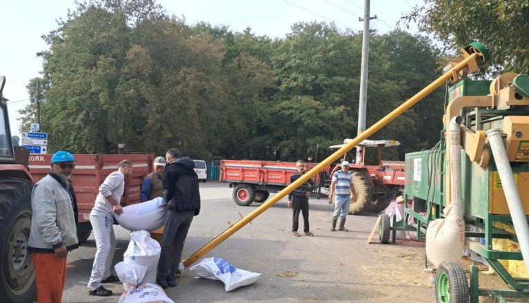 Kocaeli’de çiftçiye seyyar selektör desteği