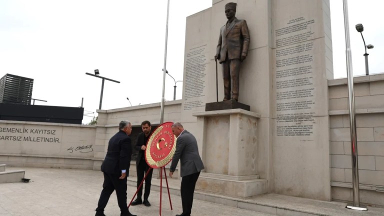 Kocaeli’de muhtarlar gününü kutladı