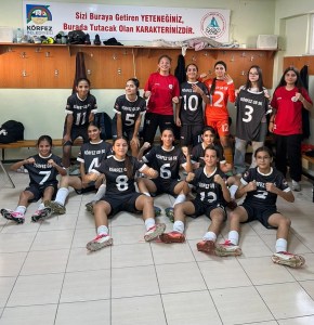 Körfez Gençlerbirliği Kızları Farklı Kazandı