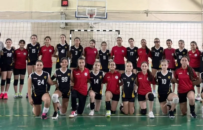 Körfez'in Midi Kızları Sahada Güven Verdi