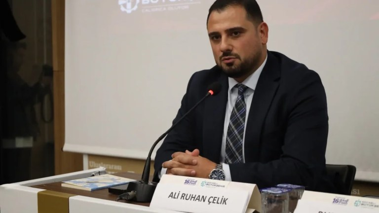 Mert Arık çocuklara hayal gücünü anlattı