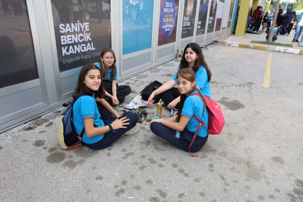 Öğrenciler Kocaeli Kitap Fuarı'na akın etti