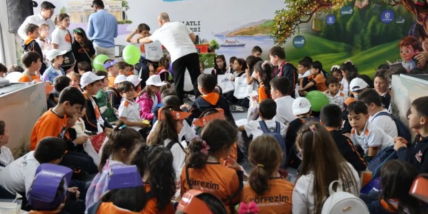 Öğrenciler Kocaeli Kitap Fuarı’na akın etti