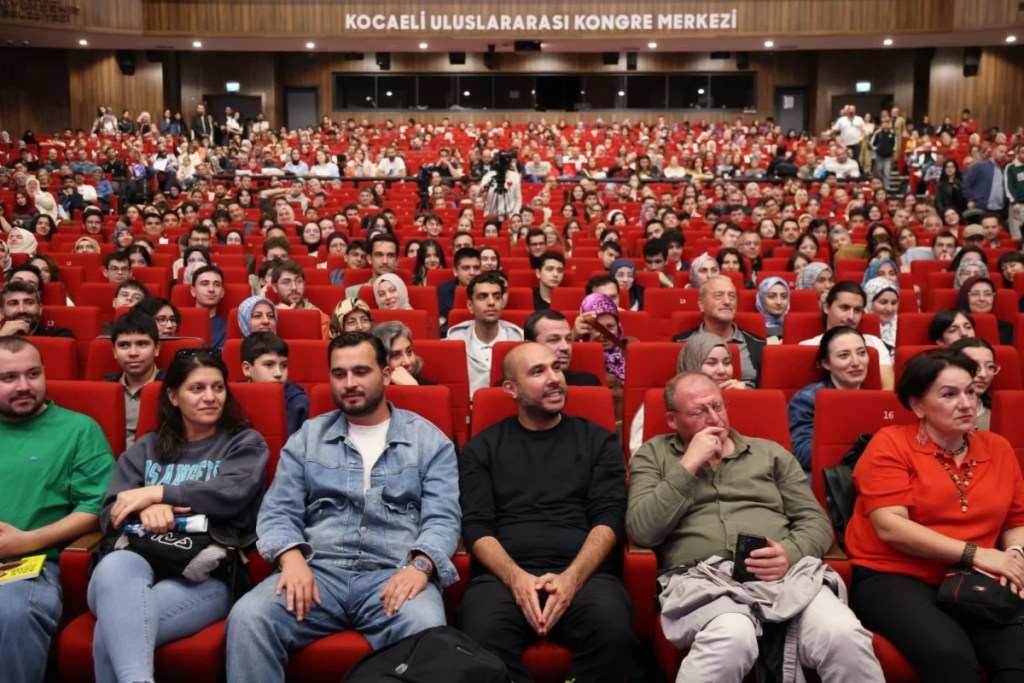 Özkara yapay zekanın etkilerini anlattı
