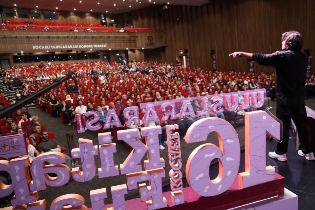 Özkara yapay zekanın etkilerini anlattı - 3. görsel