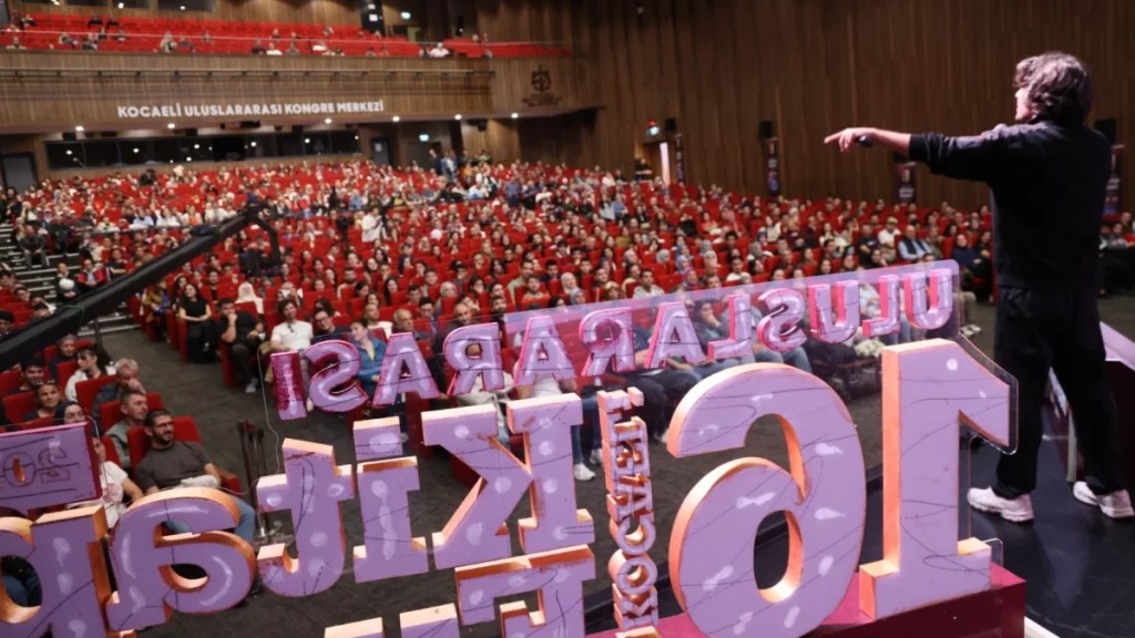 Özkara yapay zekanın etkilerini anlattı