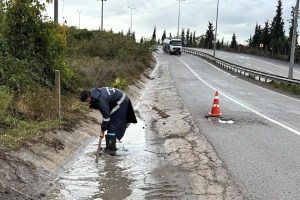 Sağanak sonrası Kocaeli’de temizlik mesaisi