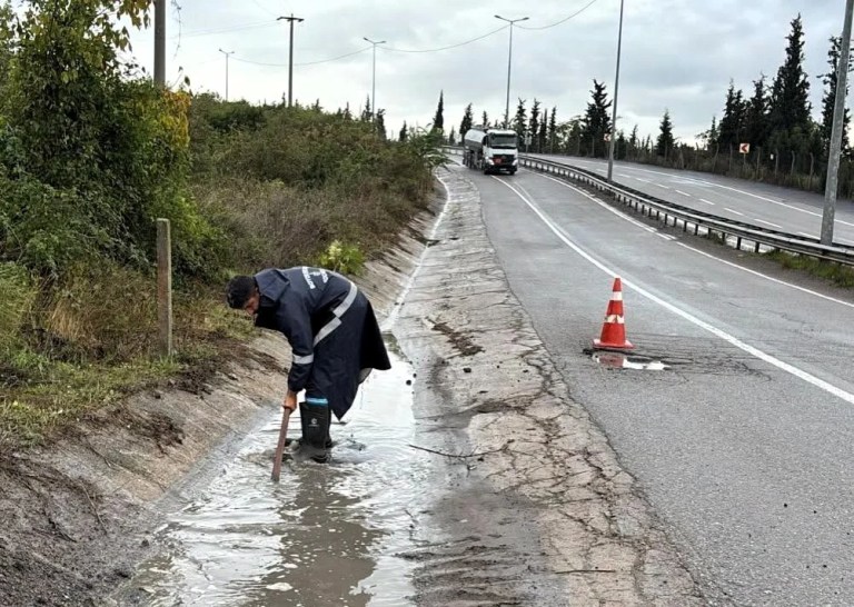 Sağanak sonrası Kocaeli’de temizlik mesaisi