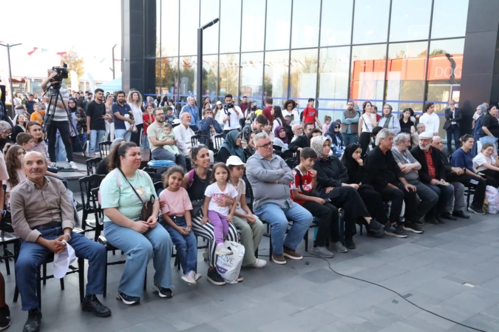 Sahaflardan yapay zekaya karşı ortak çağrı - 3. görsel