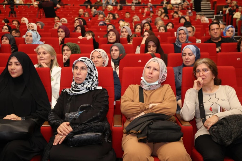 Saliha Erdim fuarda aile bağlarını anlattı