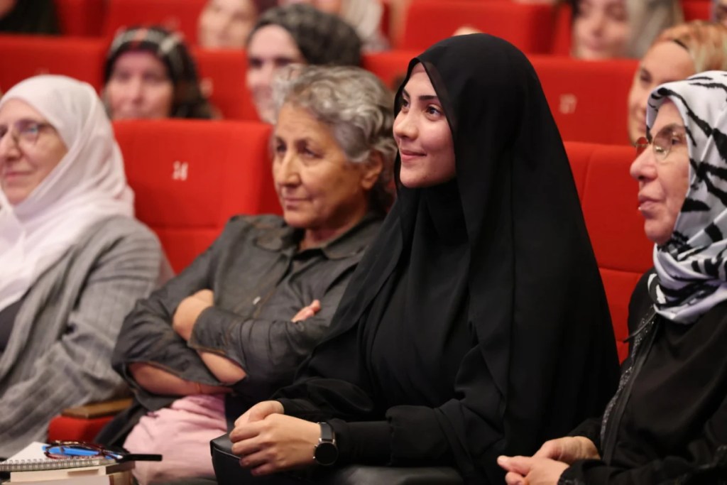 Saliha Erdim fuarda aile bağlarını anlattı - 2. görsel
