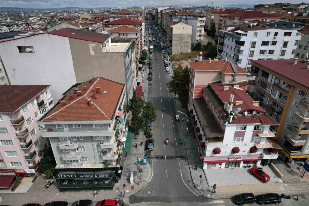 Şehit Numan Dede Caddesi baştan aşağı yenilendi
