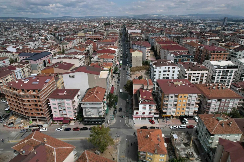 Şehit Numan Dede Caddesi baştan aşağı yenilendi - 3. görsel