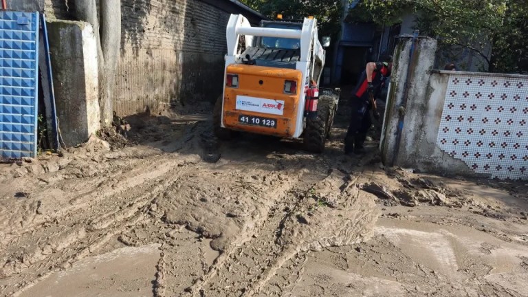 Seymen’de sel sonrası temizlik seferberliği