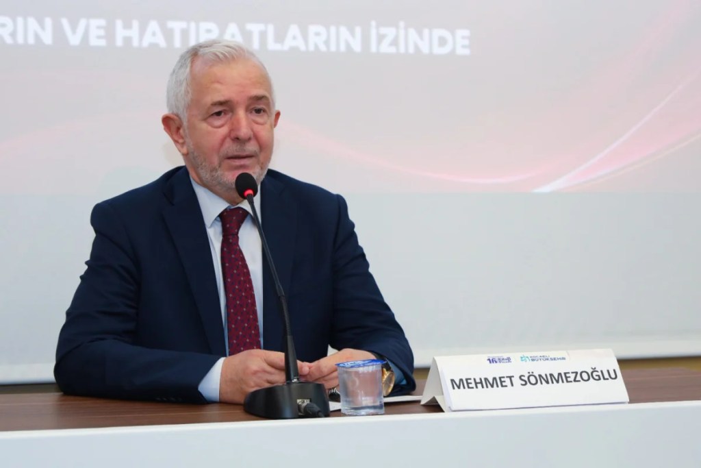 Sönmezoğlu Kitap Fuarı'nda aileyi anlattı