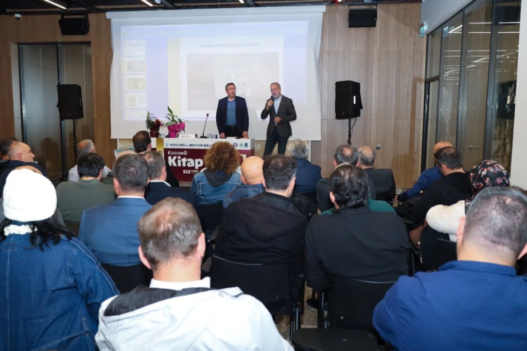 Sönmezoğlu Kitap Fuarı'nda aileyi anlattı - 2. görsel