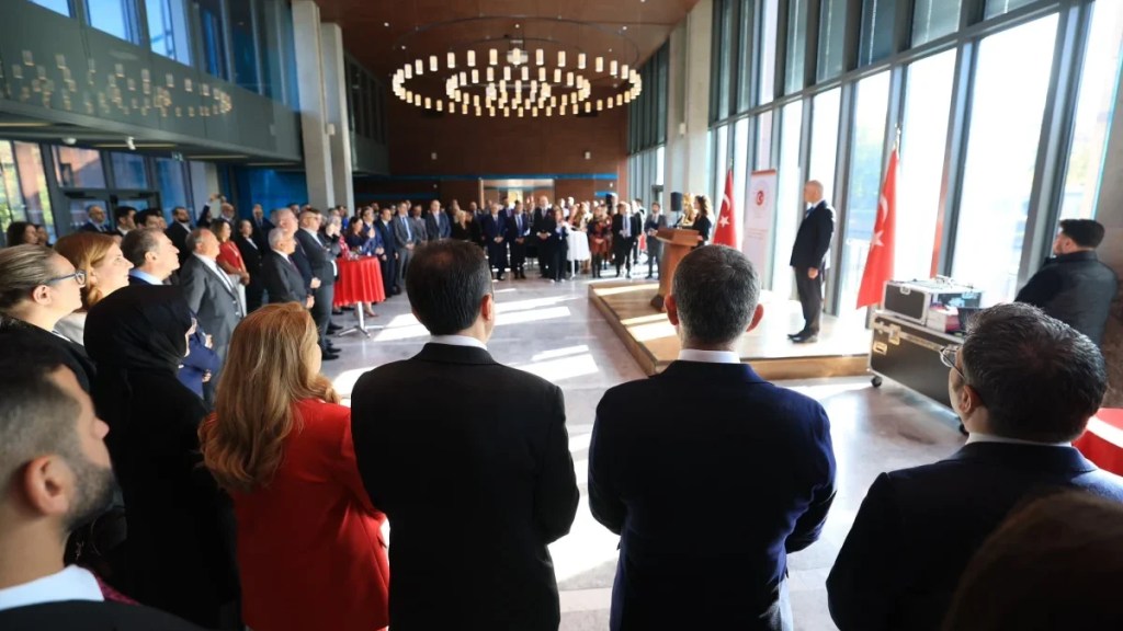 Tahir Büyükakın Strazburg’da resepsiyona katıldı