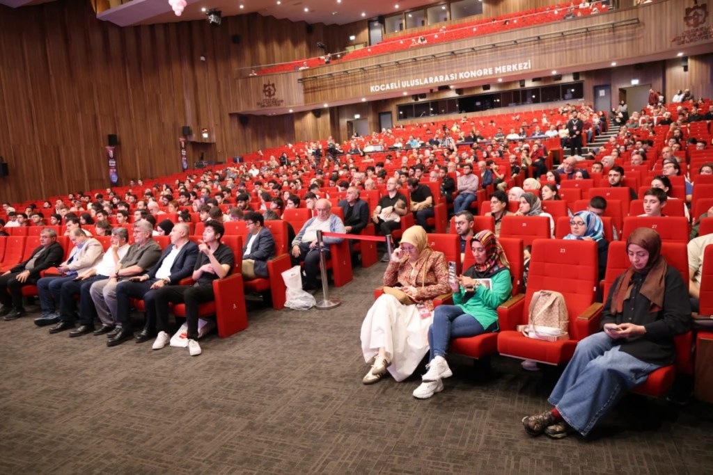 Tarih geleceği inşa etmek için okunmalı - 2. görsel