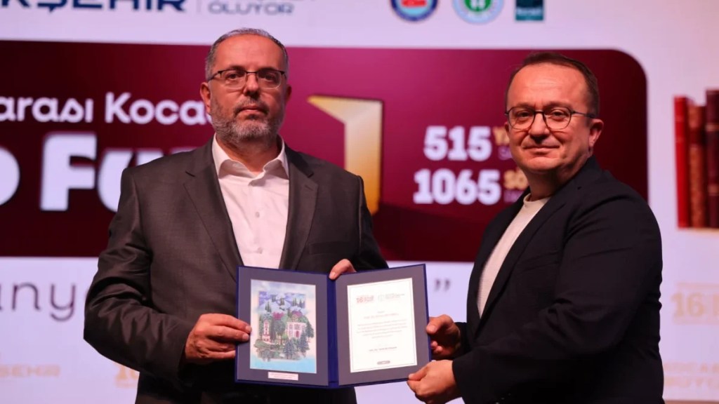 Tarih geleceği inşa etmek için okunmalı