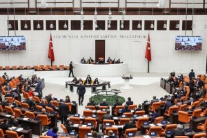 TBMM sandalye dağılımı yeniden şekillendi