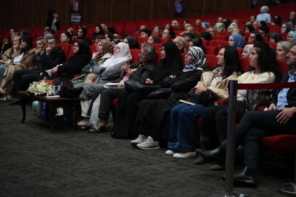 Tuna Tüner ilişkilerdeki beklentileri eleştirdi