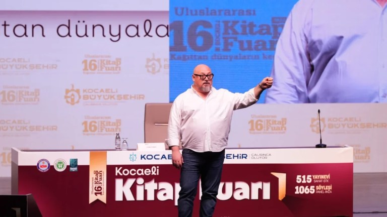 Tuna Tüner ilişkilerdeki beklentileri eleştirdi
