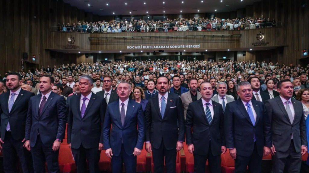Türk Dünyası Buluşması salona sığmadı - 2. görsel
